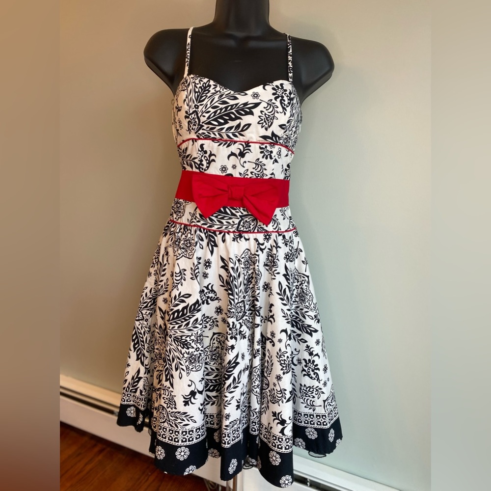 Y2K, City Triangles, patterned fit and flare dress.